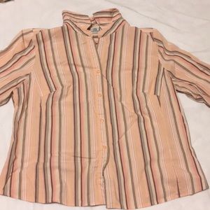 Long-sleeved dress shirt